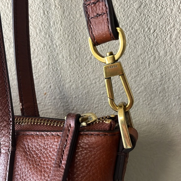 Fossil leather handbag purse, preowned like New! - Picture 5 of 13